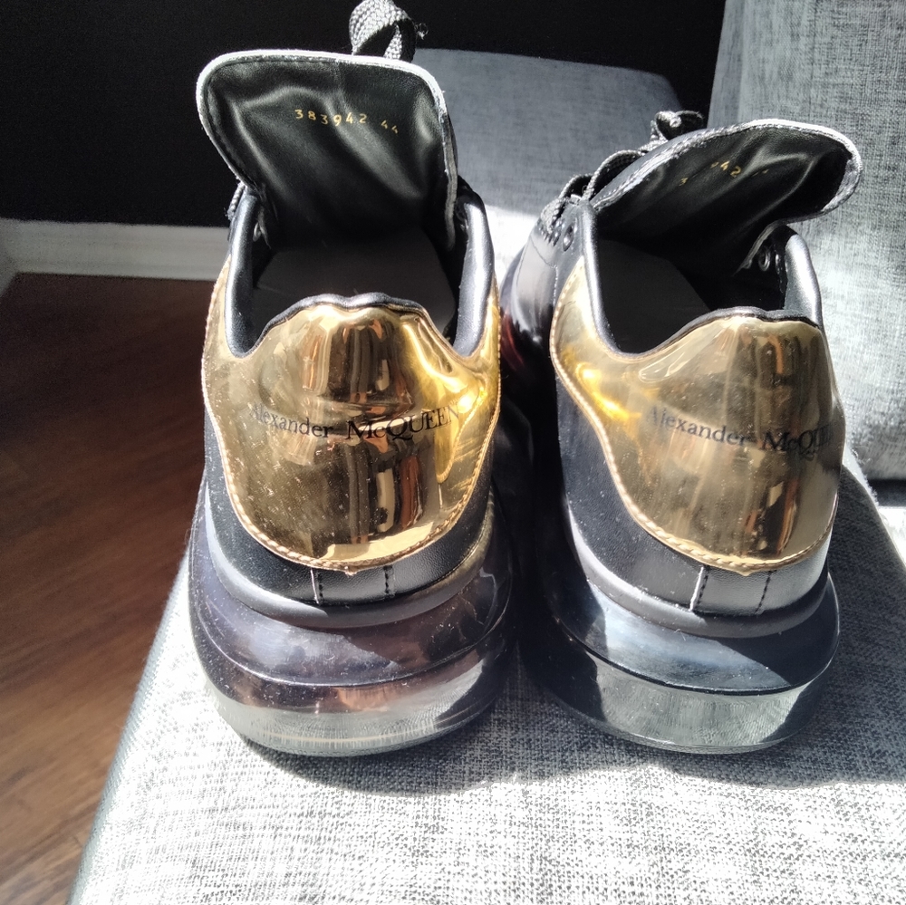 Shoes - Picture 3 of 7